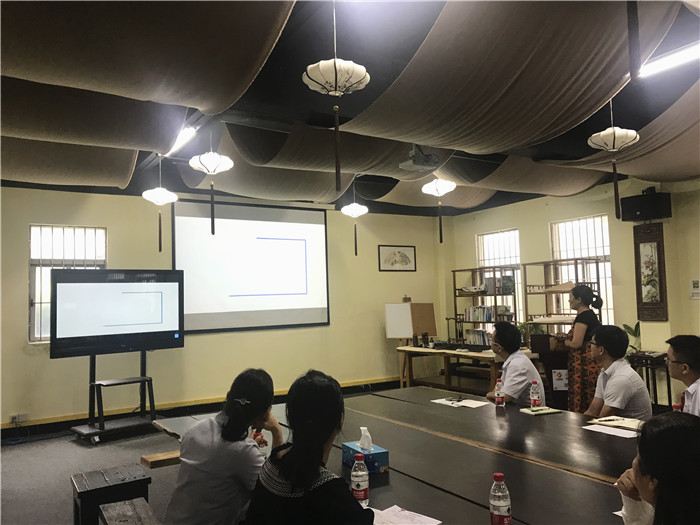 財(cái)務(wù)部-艾安娜.jpg 財(cái)務(wù)部-艾安娜.jpg