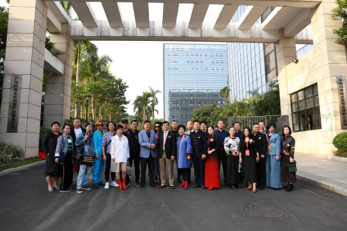 國內(nèi)首個時裝設(shè)計名師名牌孵化基地落戶深圳