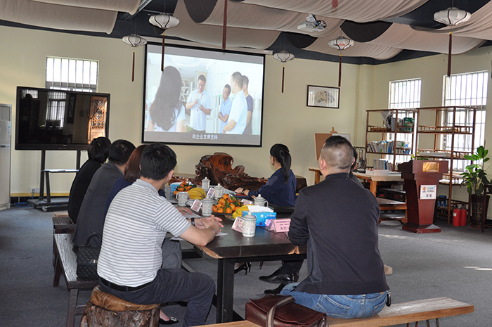 集團(tuán)動(dòng)態(tài)丨東莞市中小微民營(yíng)企業(yè)的技術(shù)開(kāi)發(fā)服務(wù)云平臺(tái)和產(chǎn)業(yè)數(shù)據(jù)中心調(diào)研座談會(huì)于常平科技園順利召開(kāi) 集團(tuán)動(dòng)態(tài)丨東莞市中小微民營(yíng)企業(yè)的技術(shù)開(kāi)發(fā)服務(wù)云平臺(tái)和產(chǎn)業(yè)數(shù)據(jù)中心調(diào)研座談會(huì)于常平科技園順利召開(kāi)