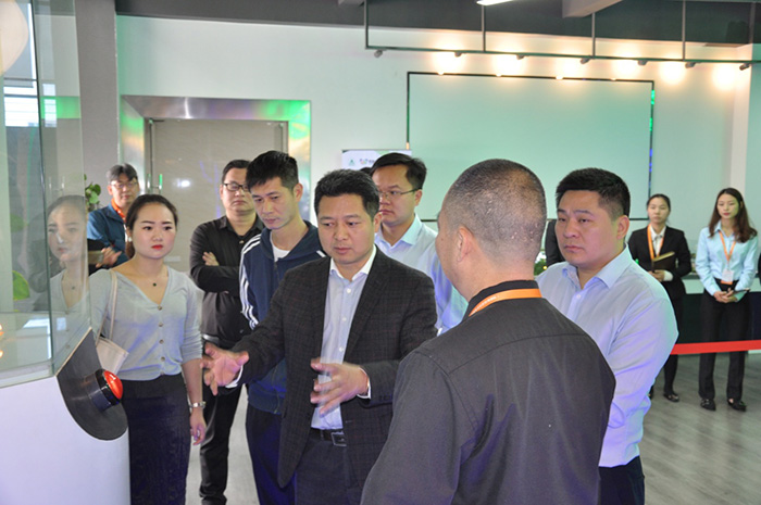 江西萍鄉五陂鎮政府領導蒞臨東科集團參觀交流