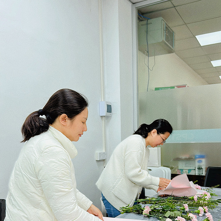 三八婦女節丨祝福所有女人：愿你笑靨如花，一生不減芳華！